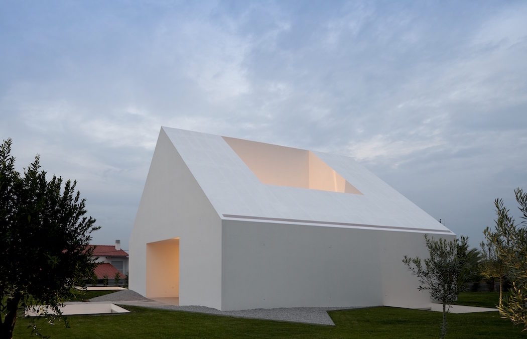 HOUSE IN LEIRIA HOUSE IN LEIRIA