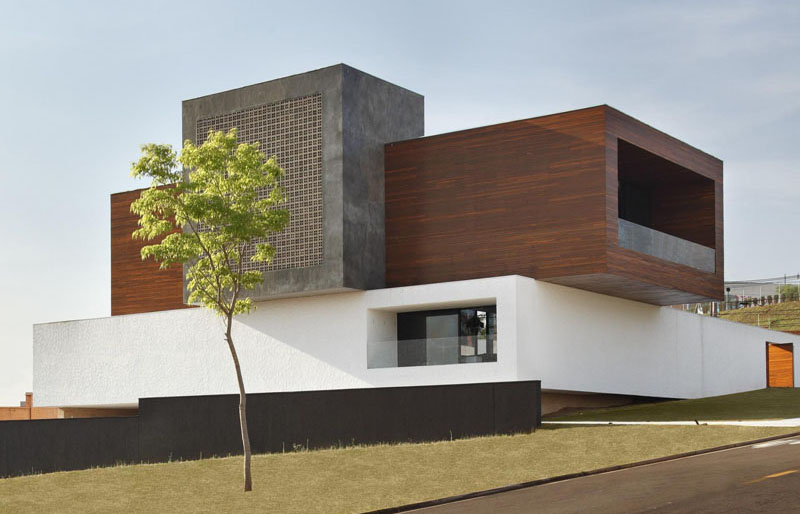 LA HOUSE LA HOUSE