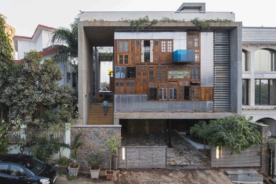 COLLAGE HOUSE COLLAGE HOUSE