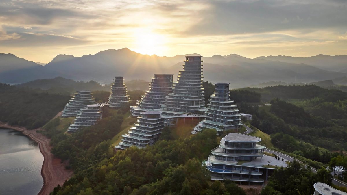 HUANGSHAN MOUNTAIN VILLAGE by HUFTON + CROW HUANGSHAN MOUNTAIN VILLAGE by HUFTON + CROW