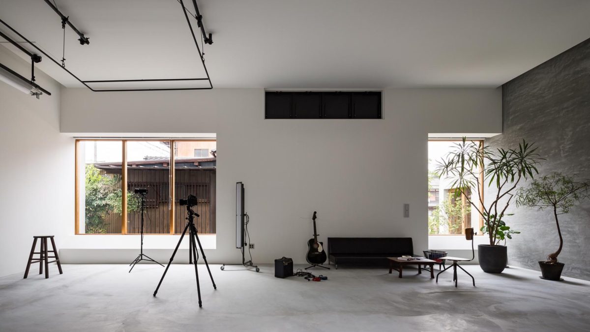 HOUSE FOR A PHOTOGRAPHER HOUSE FOR A PHOTOGRAPHER