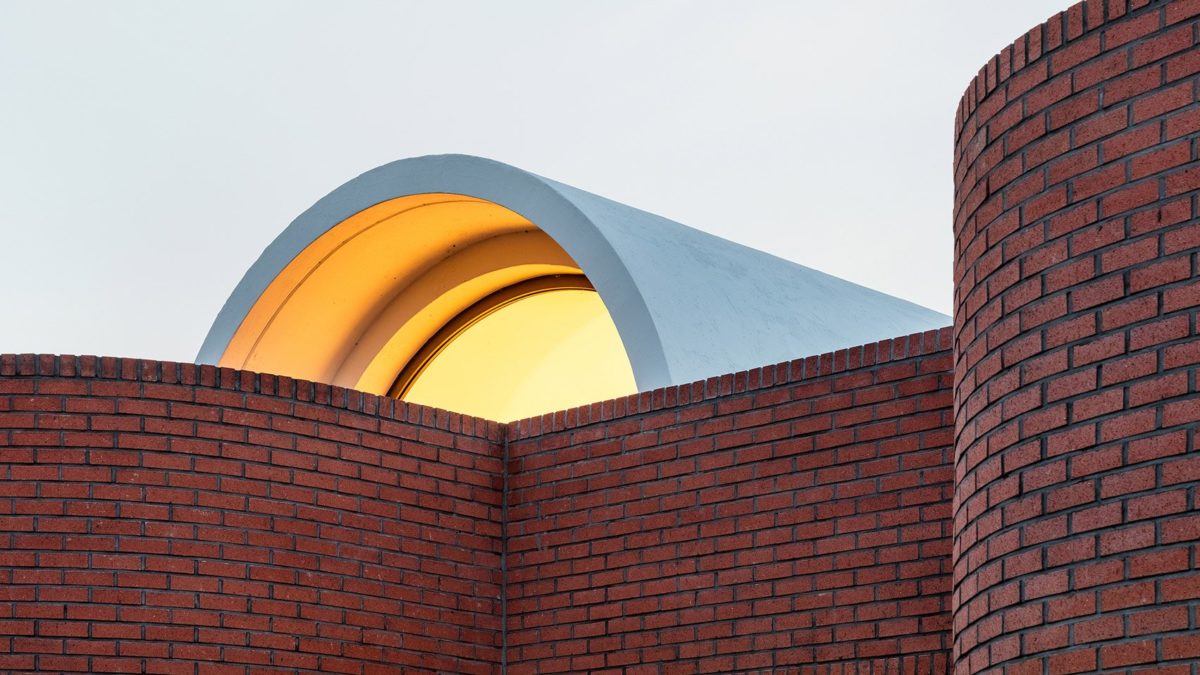 VAULT HOUSE VAULT HOUSE